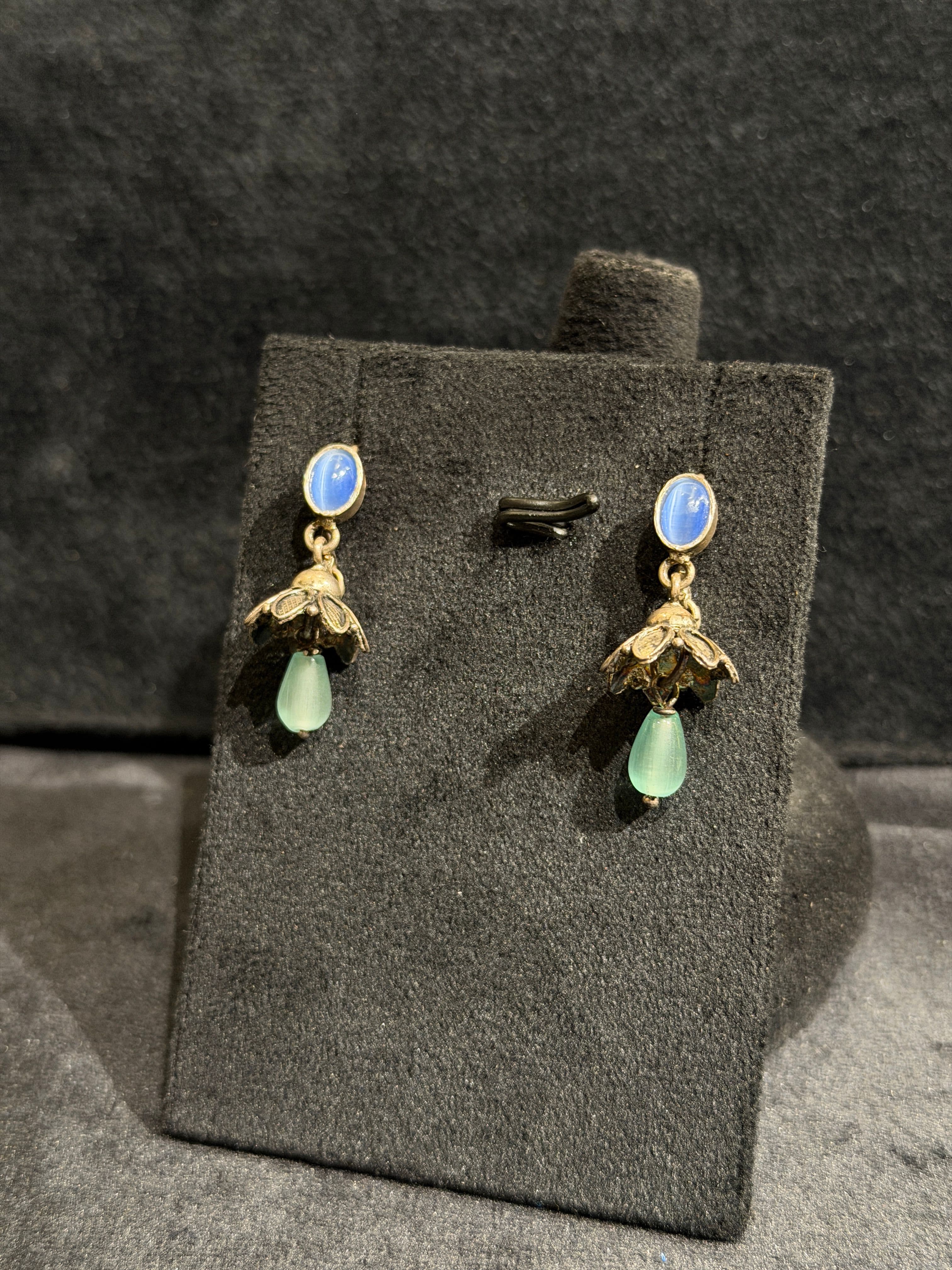 Antique Hook Jumki